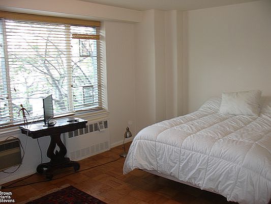 4th image of 392 Central Park W APT 2V