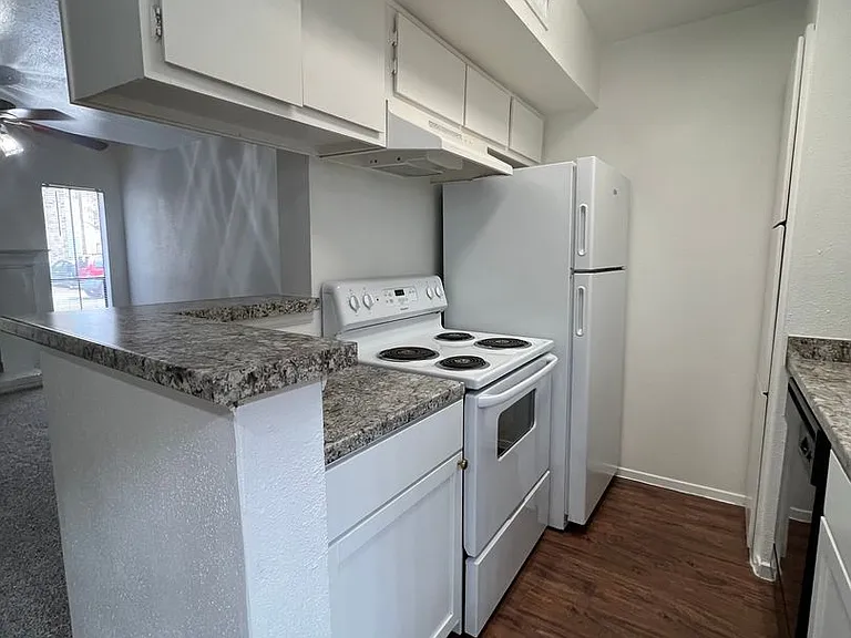 Cypresswood Crossing Apartments — Photo 14