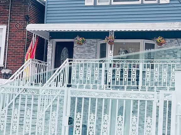 2nd image of 215 Seaview Ave