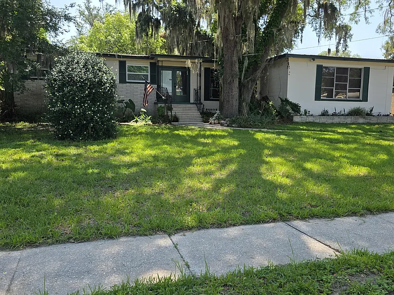 3917 Bess Rd — Photo 2