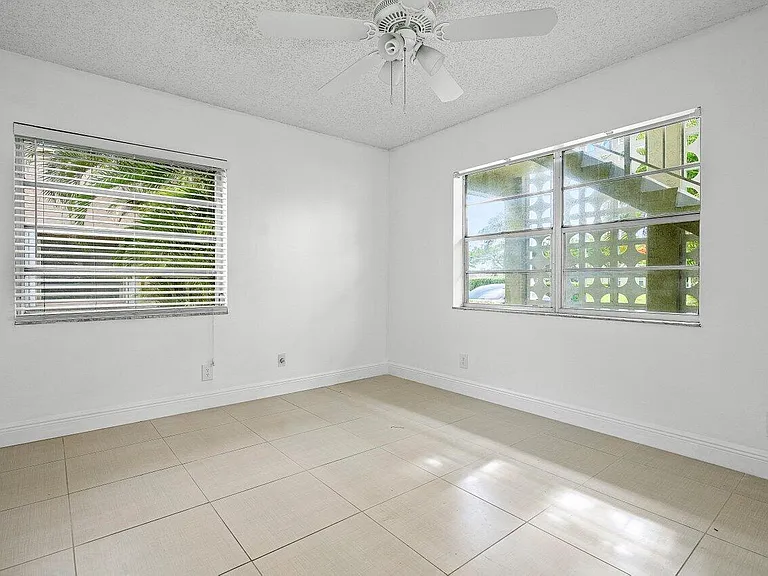 1021 Flame Vine Ave — Photo 12