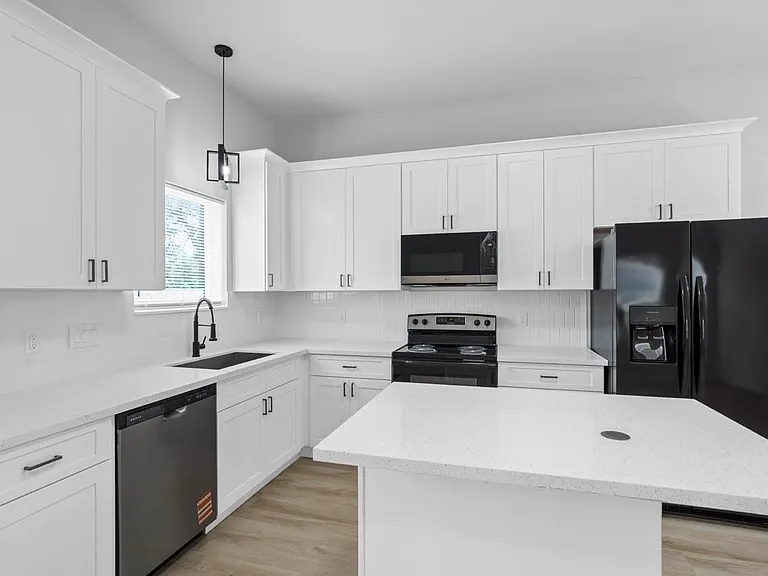 9725 Kerr St #A — Photo 12