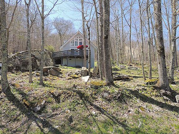 2nd image of 325 Shelter Rock Cir