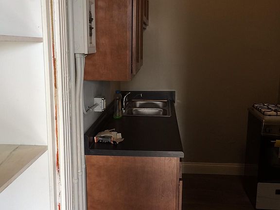 2nd image of 1702 Central Pkwy APT 2
