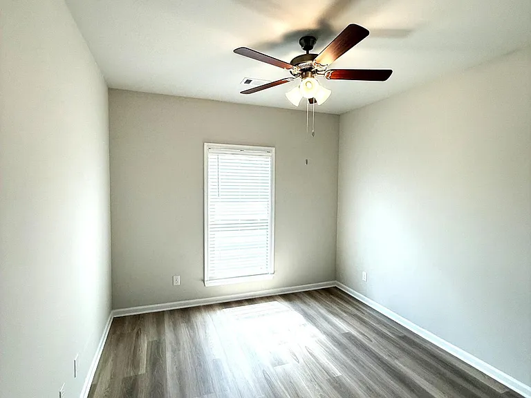 527 Vista Pointe Dr — Photo 24