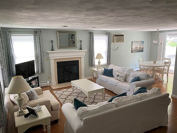 3rd image of 44 Knoll Pl #A