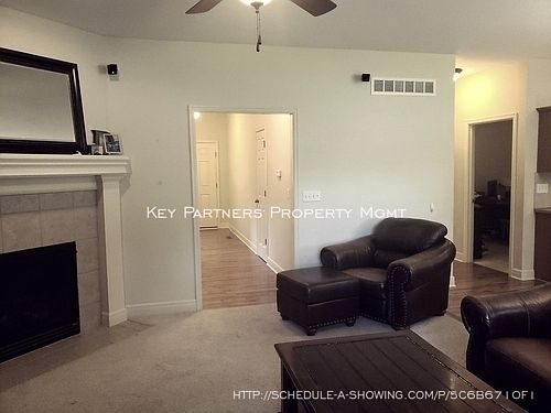 3rd image of 10932 Whispering Ln
