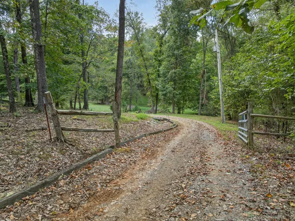 3300 Smith Place Rd, Clarksville, TN 37040