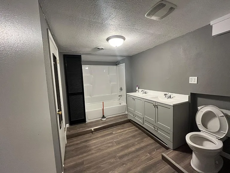 1802 Evans Ave #B — Photo 4
