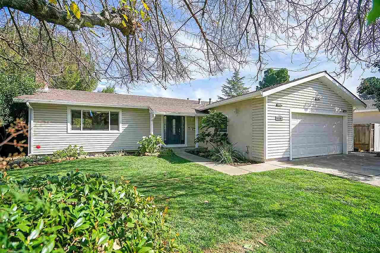 1235 Illinois Ct photo 1