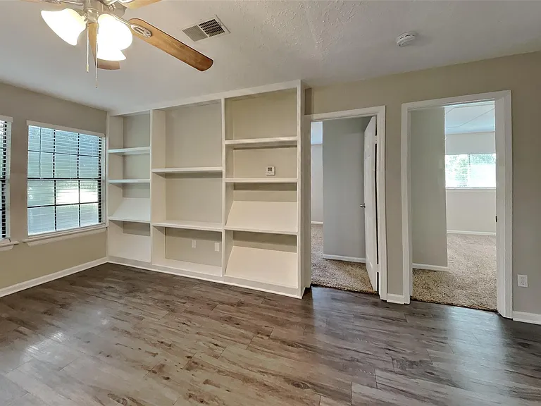 8022 Pine Falls Dr — Photo 15