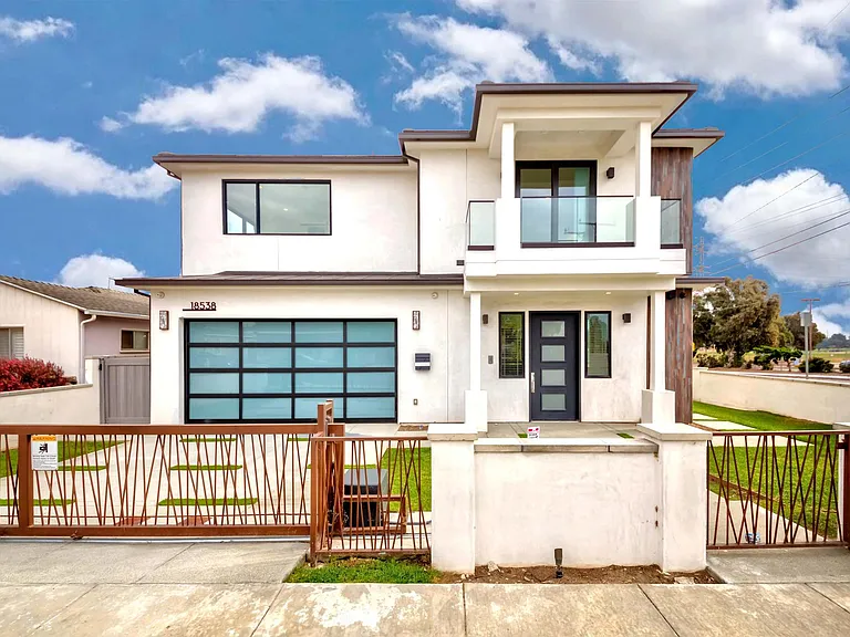 18538 Amie Ave — Photo 20