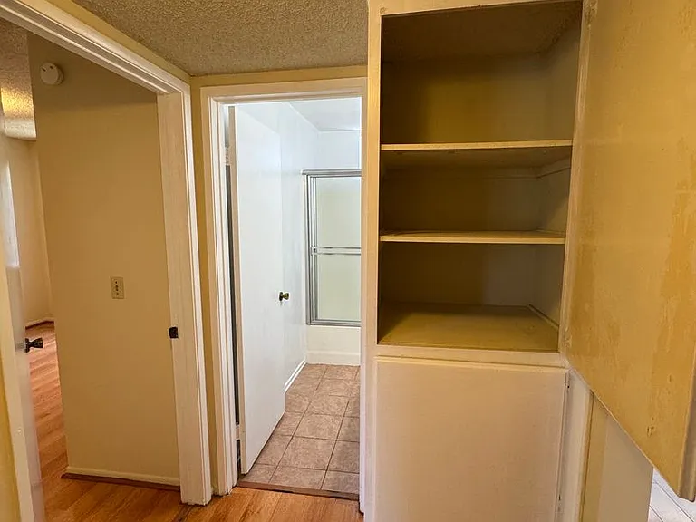 1004 E Garfield Ave — Photo 16