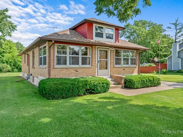 746 Parkway Ave, Elgin, IL 60120