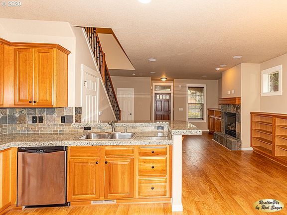 5th image of 2721 NE 87th Ave