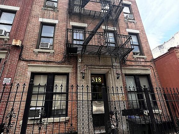 5th image of 318 E 151st St APT 4B