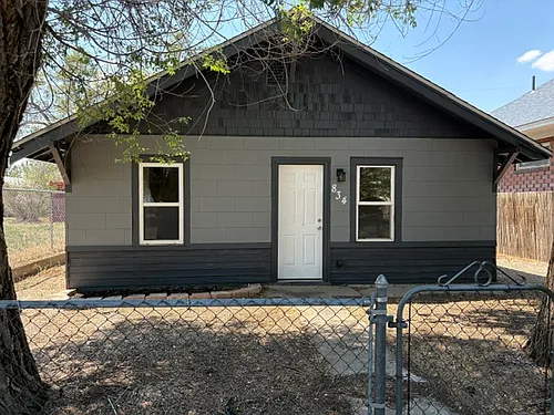 834 Saint Mary St Photo 1