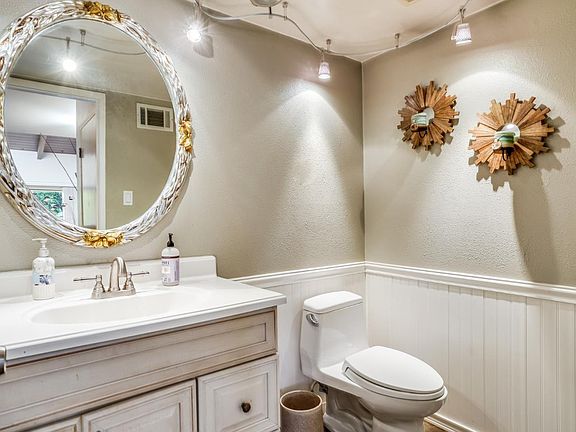 3rd image of 1632 Bayridge Way
