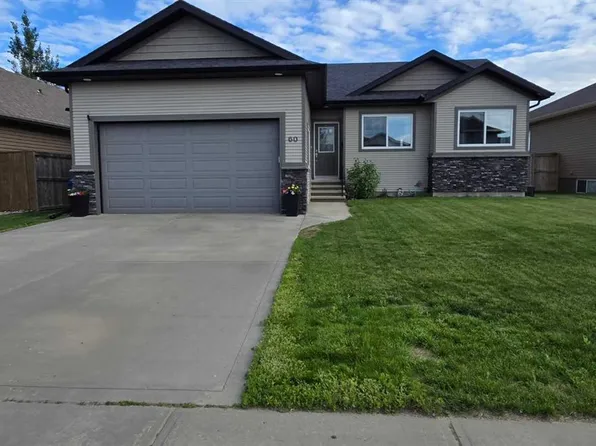 60 N Chinook St, Blackfalds, AB T4M 0B9