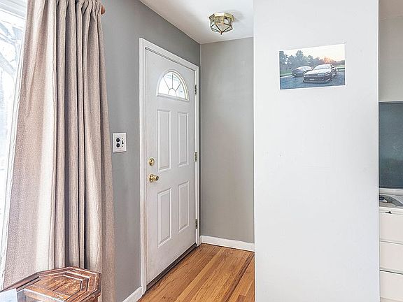 3rd image of 4503 Rosewold Ave