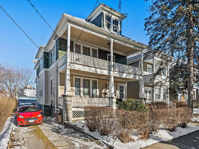 150 Green St #2 — Photo 16