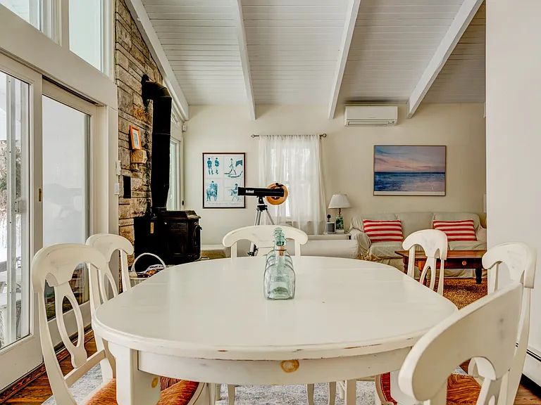 155 Bay St — Photo 15