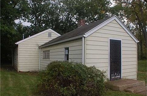 2nd image of 3679 3rd Ave