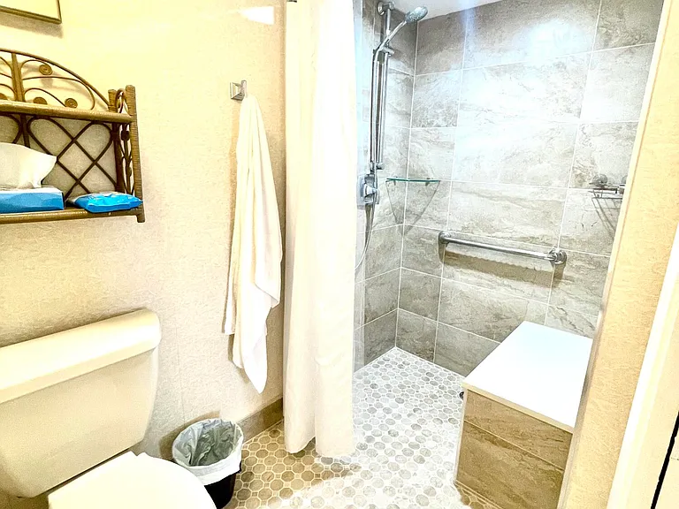 901 Seafarer Cir #202 — Photo 14