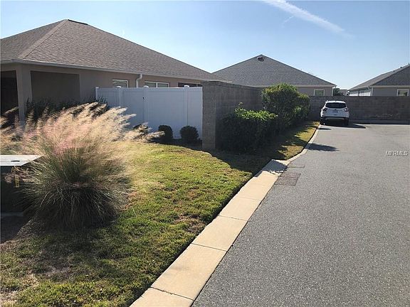 3rd image of 974 Wren St
