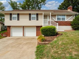 2404 Viking Dr, Independence, MO 64057