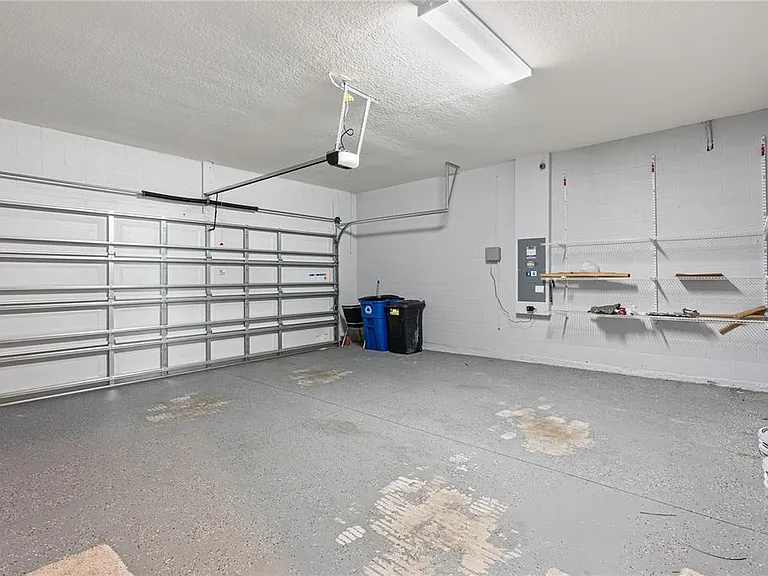1092 Pipestone Pl — Photo 19