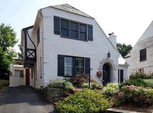7468 University Dr, Saint Louis, MO 63130