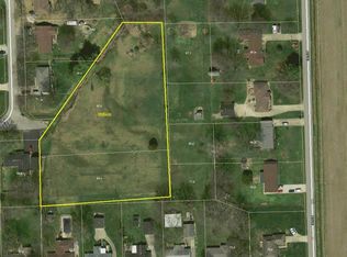 2000 Block Willow Dr, Seymour, IN 47274
