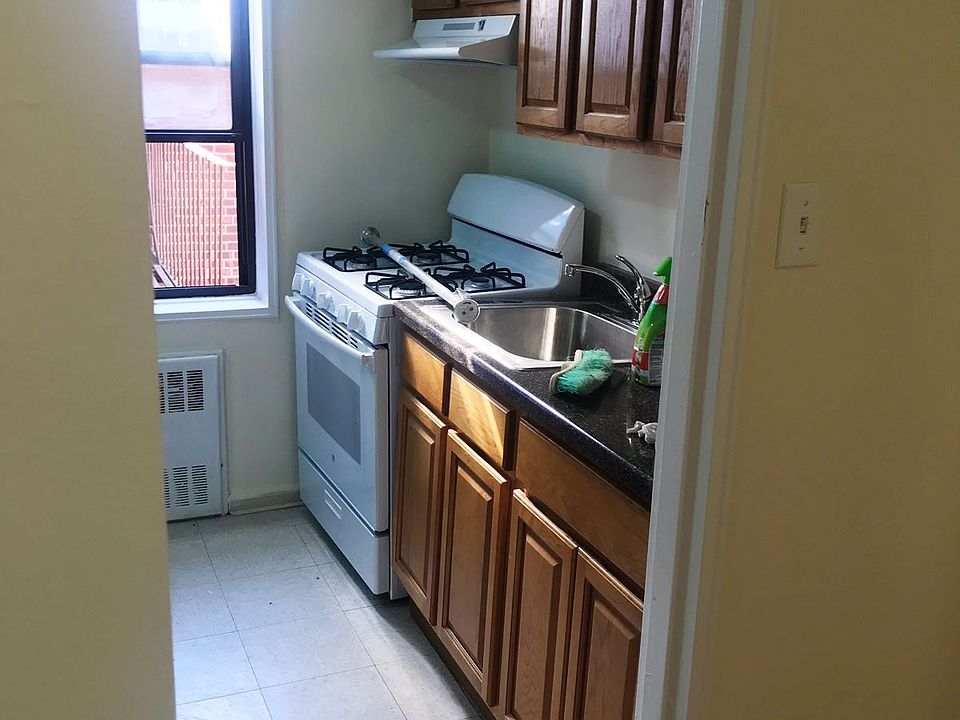 1st image of 1036 Neilson St #6D