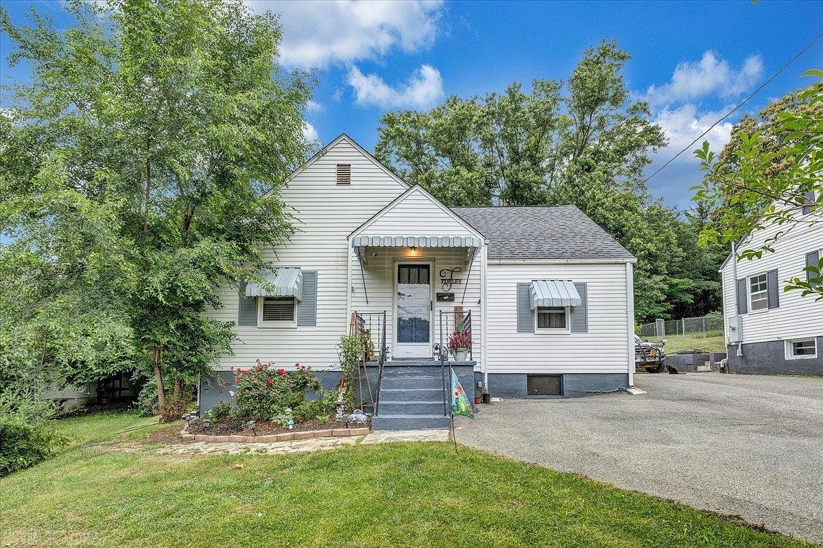 805 Newbern Rd, Pulaski, VA 24301 Zillow