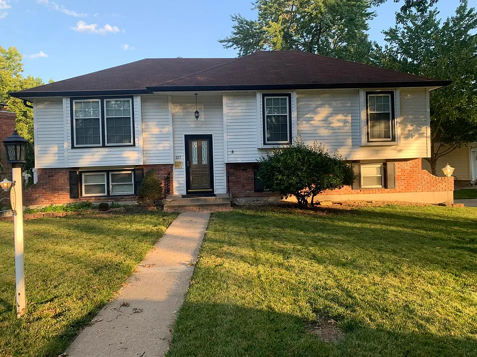 217 Sunset Ln