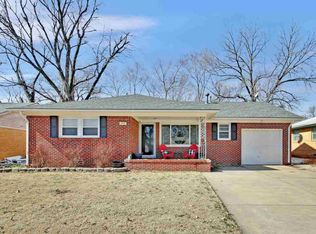 413 S Lakeview Dr, Derby, KS 67037