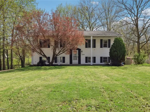 4127 Summit Rd, Norton, OH 44203