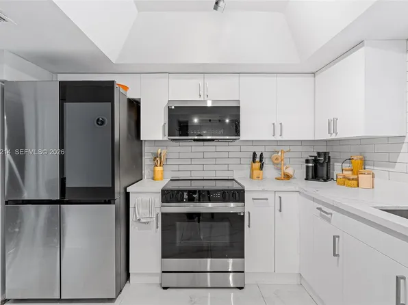 8351 SW 39th Ct, Fort Lauderdale, FL