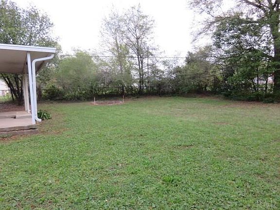 2nd image of 801 Blue Springs Dr