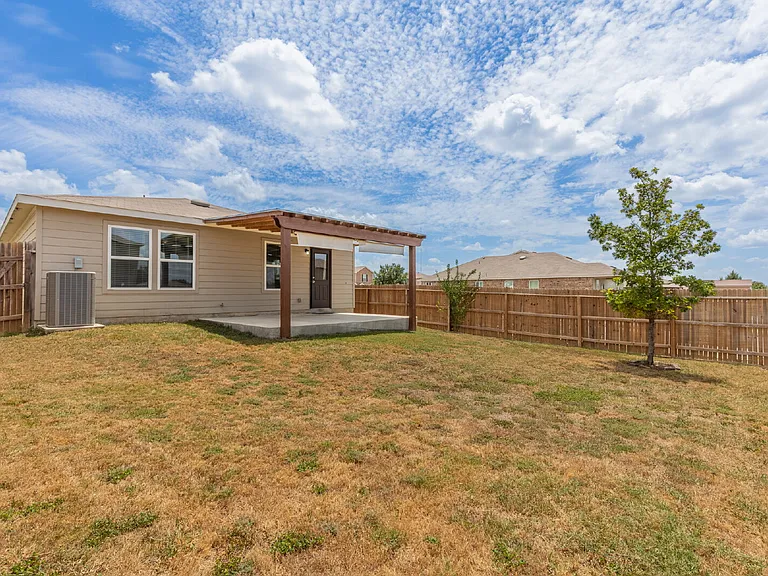 10203 Reyes Hts — Photo 28