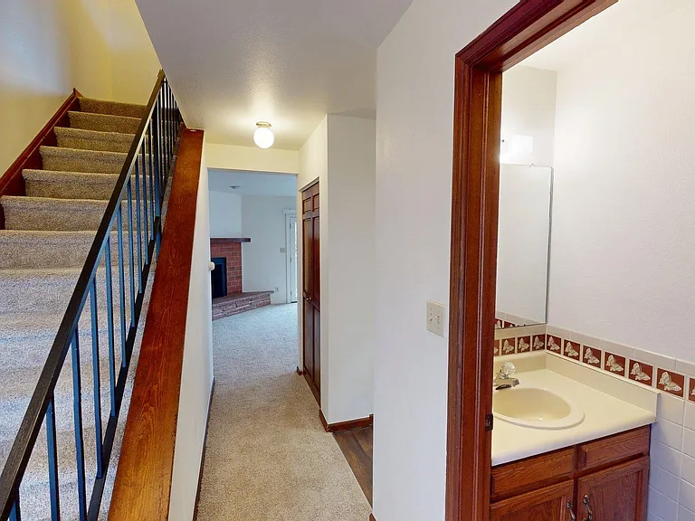 636 Arapahoe — Photo 15