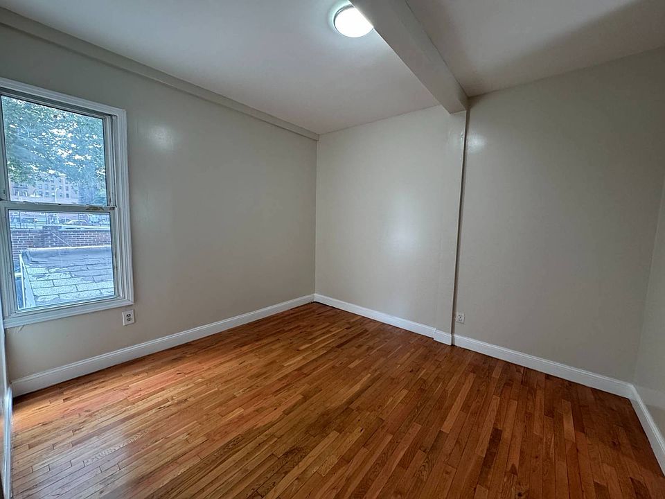 1st image of 10150 99th St APT 1