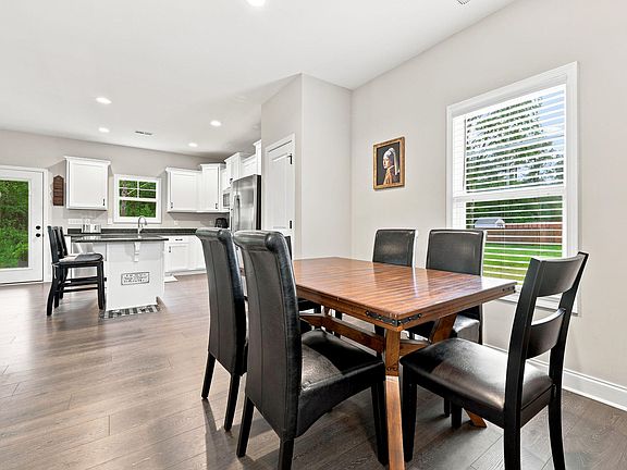 4th image of 158 W Pk Ln