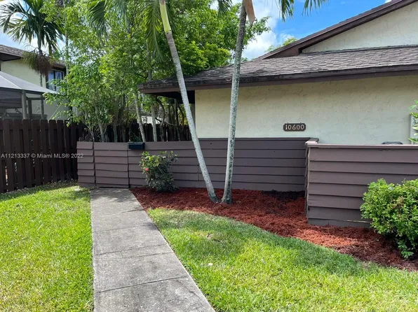 10600 SW 71st Ln, Miami, FL 33173