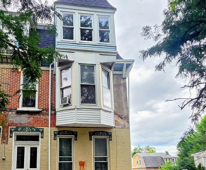 1048 W Walnut St — Photo 9