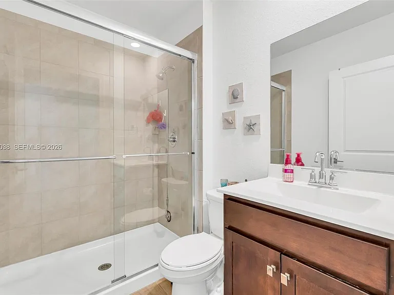 537 NE 6th Ct — Photo 18