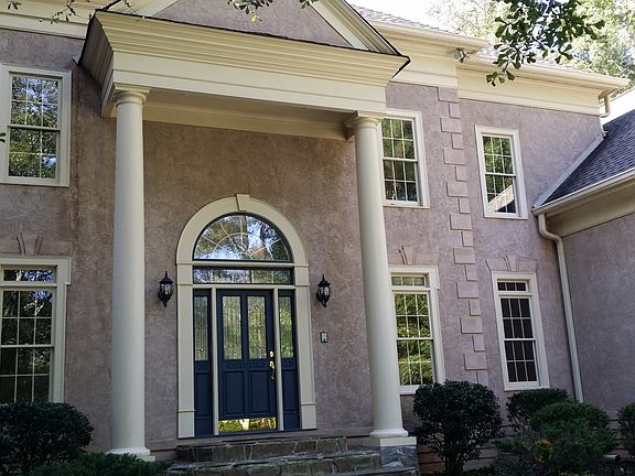 Entryway with Columns