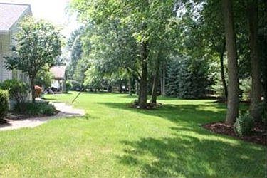 4th image of 8967 Woodstone Dr