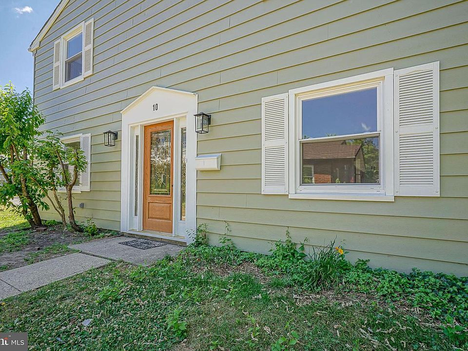 1st image of 10 Radcliff Pl
